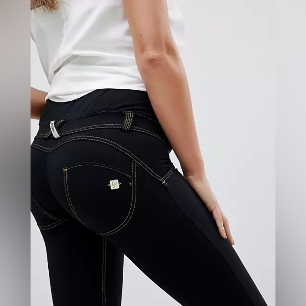 Freddy Black Women's Jeans with Contrast Stitching